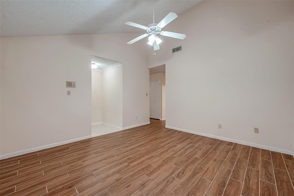 Listing images