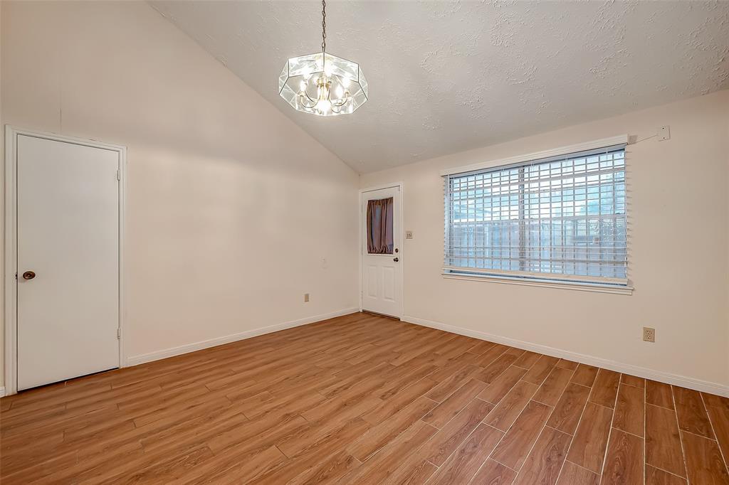 Listing images