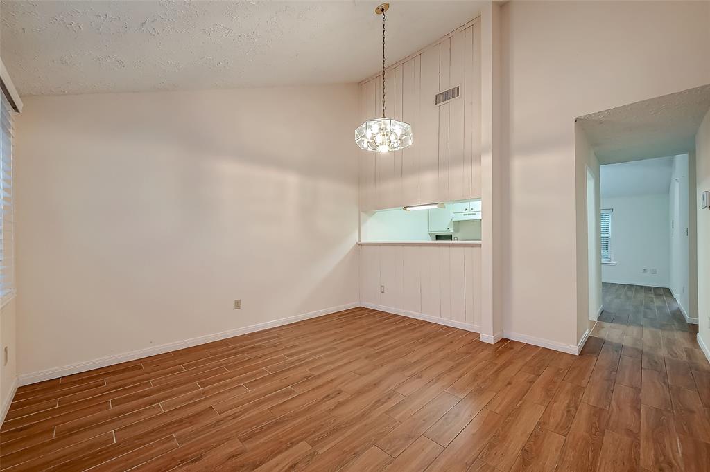 Listing images