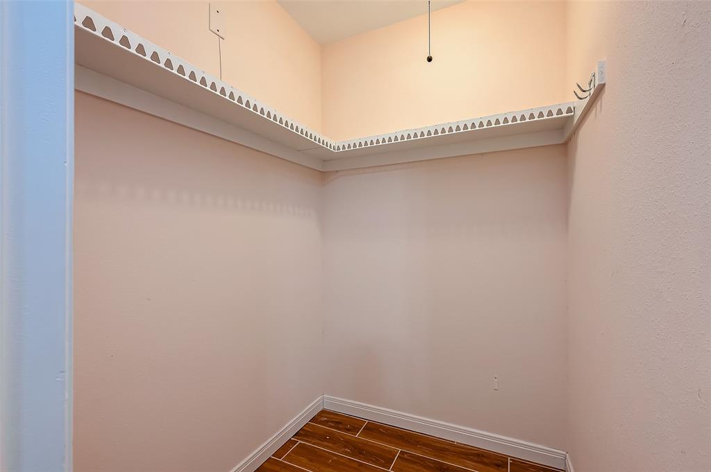 Listing images