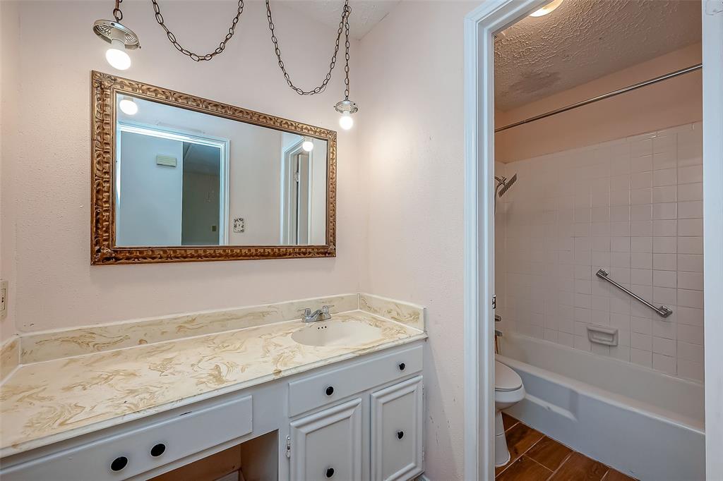 Listing images