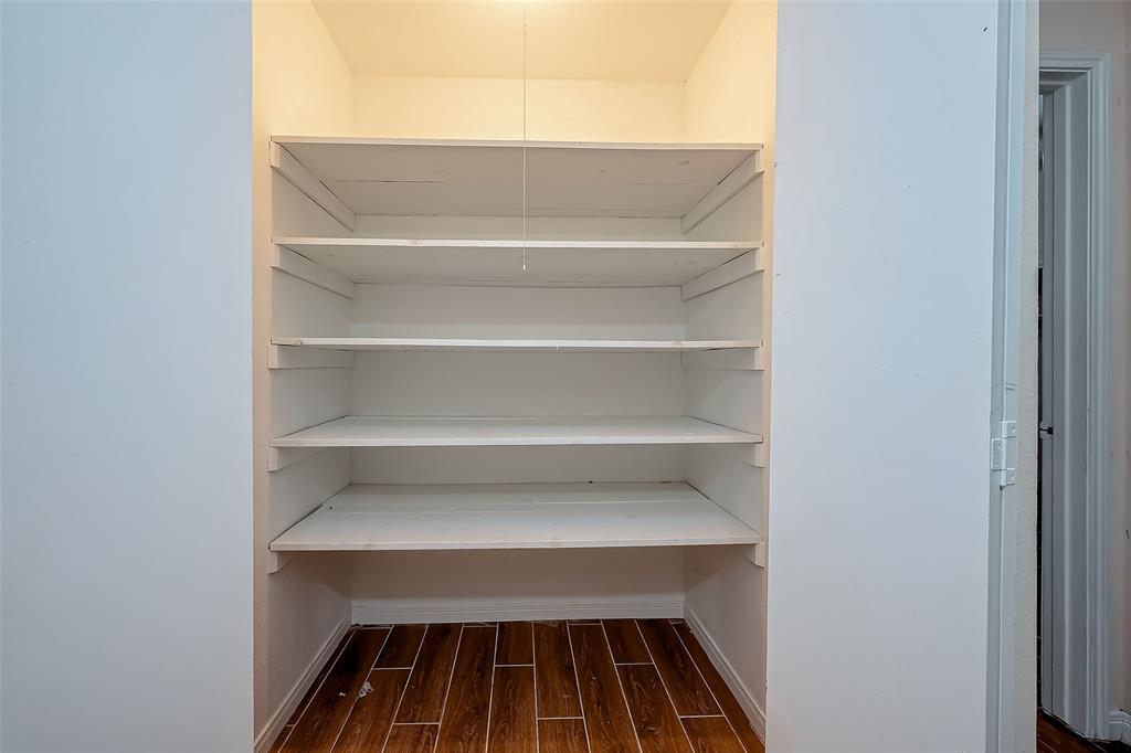 Listing images