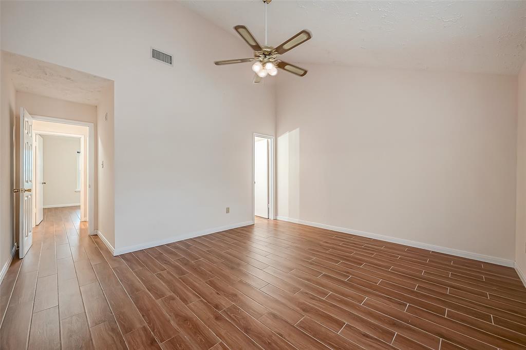 Listing images