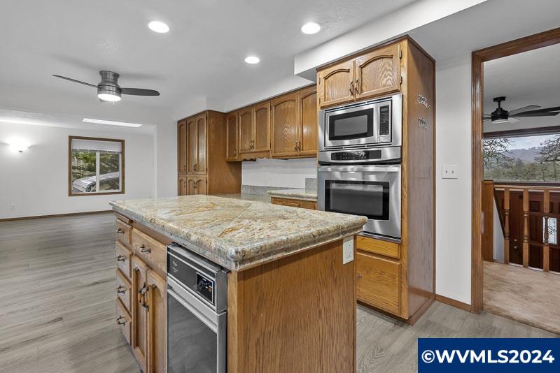 Listing images