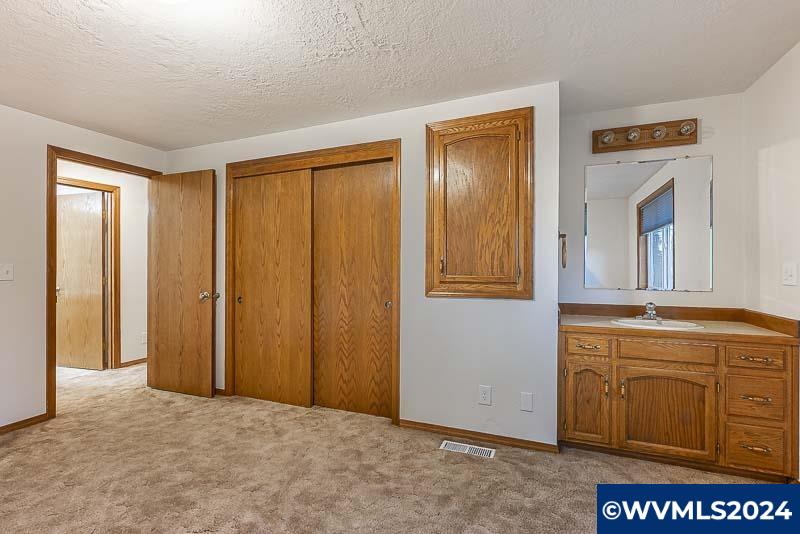 Listing images