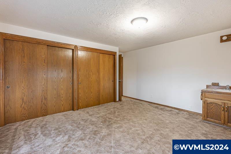 Listing images