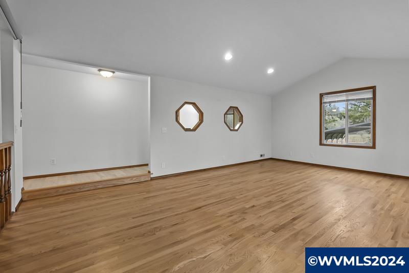 Listing images