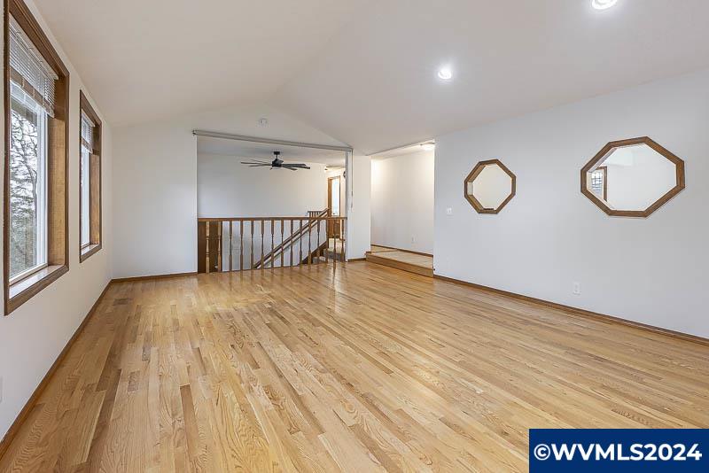 Listing images
