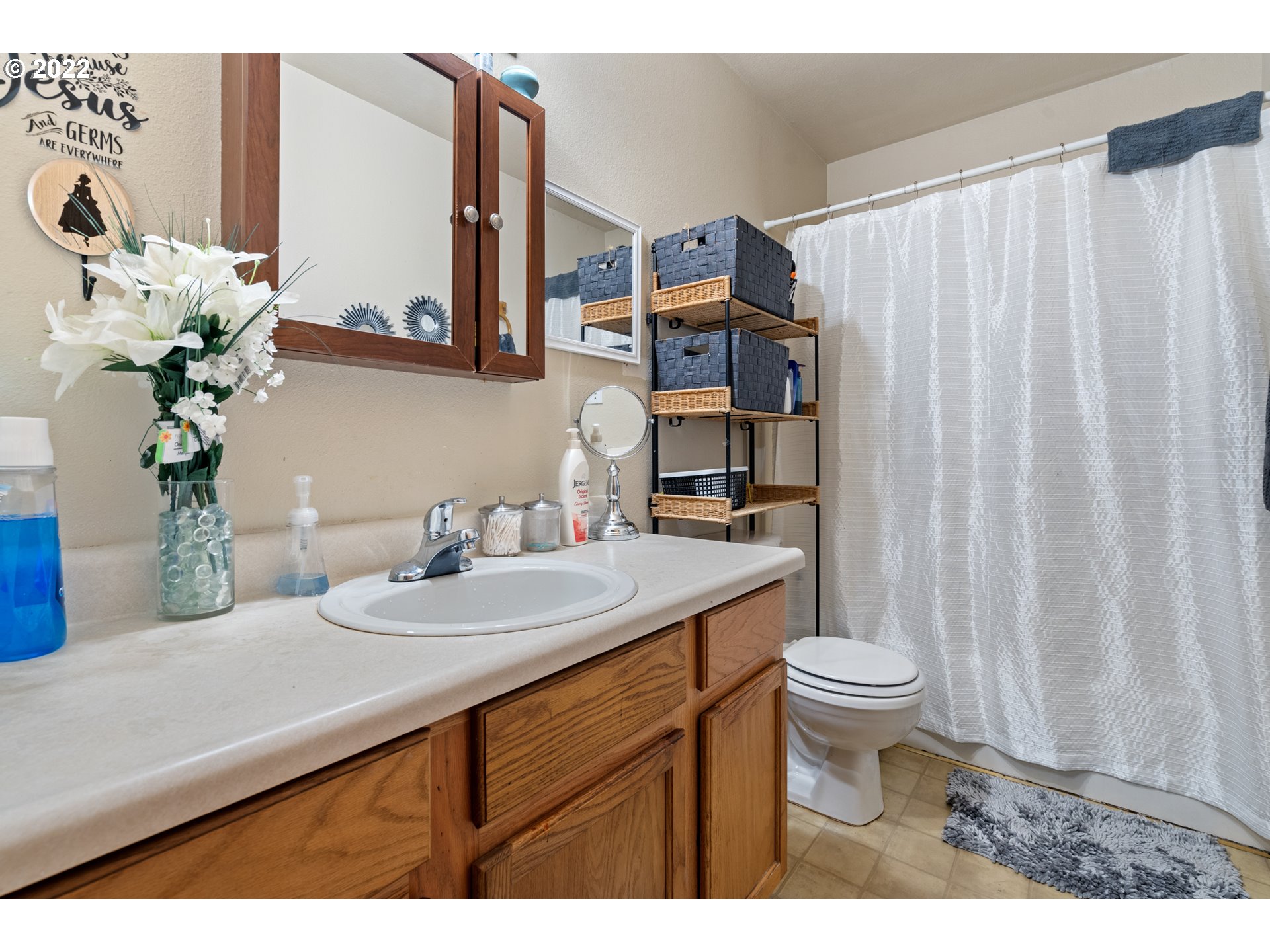 Listing images