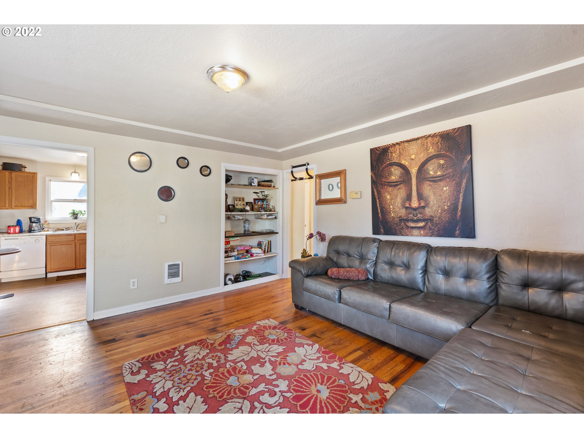Listing images