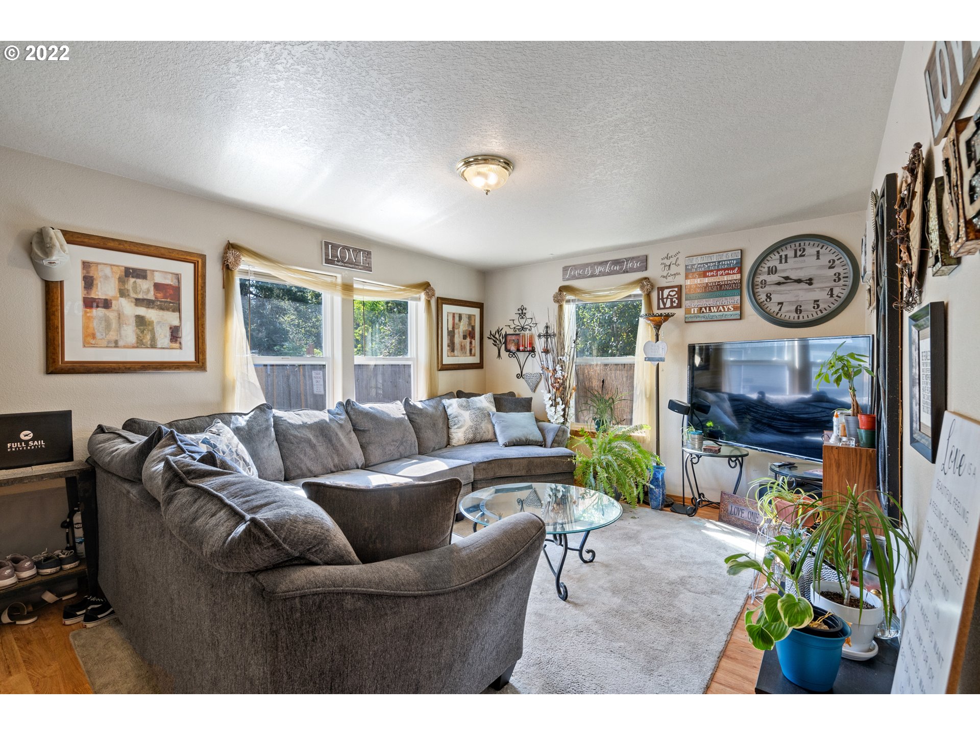 Listing images