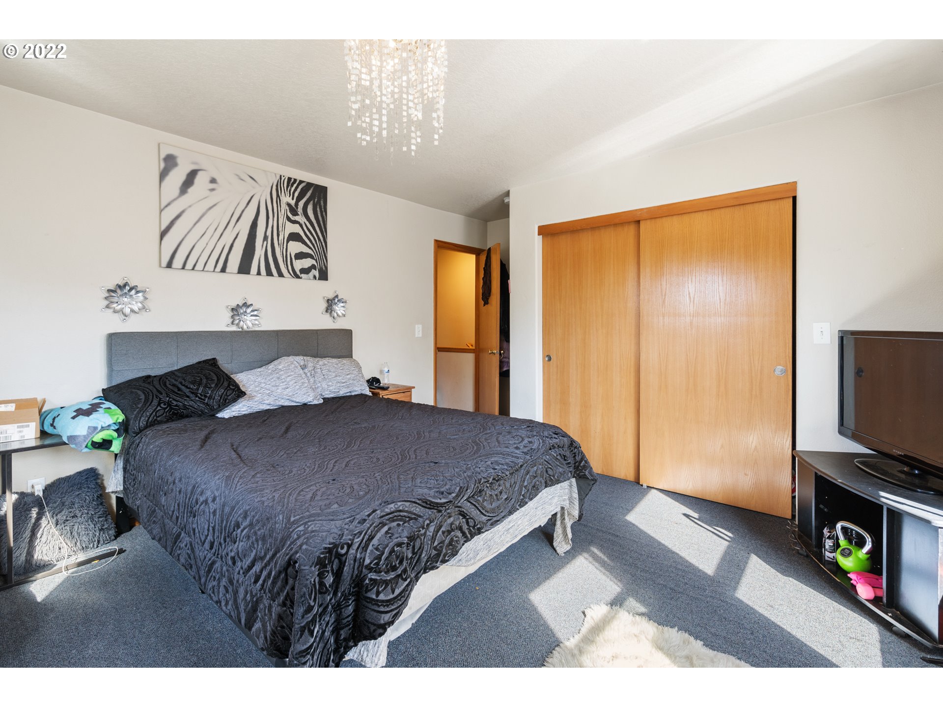Listing images
