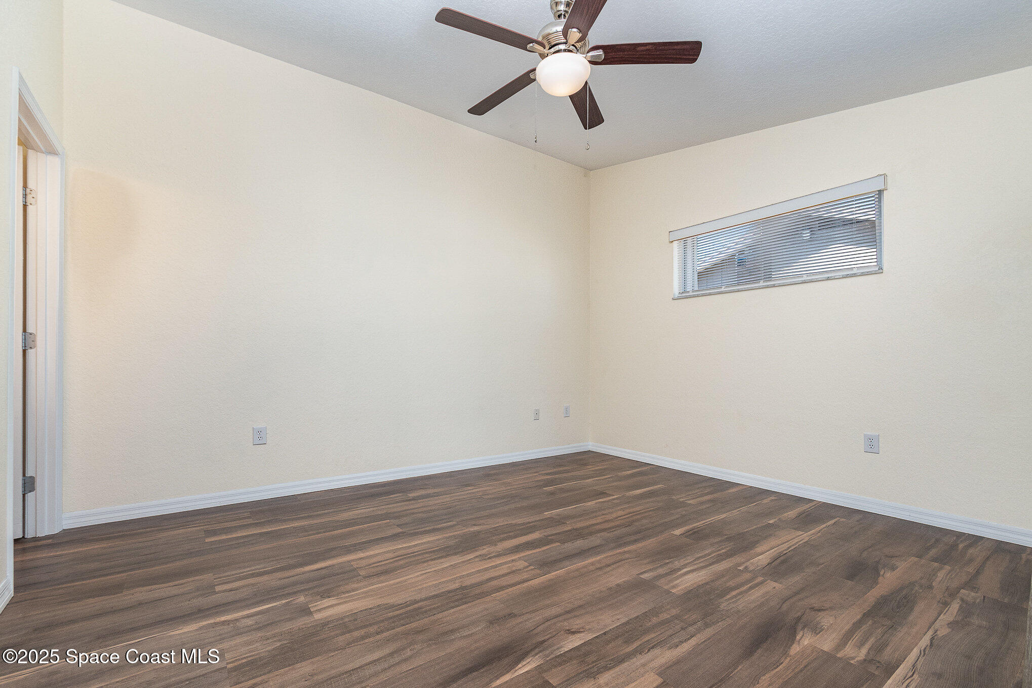 Listing images
