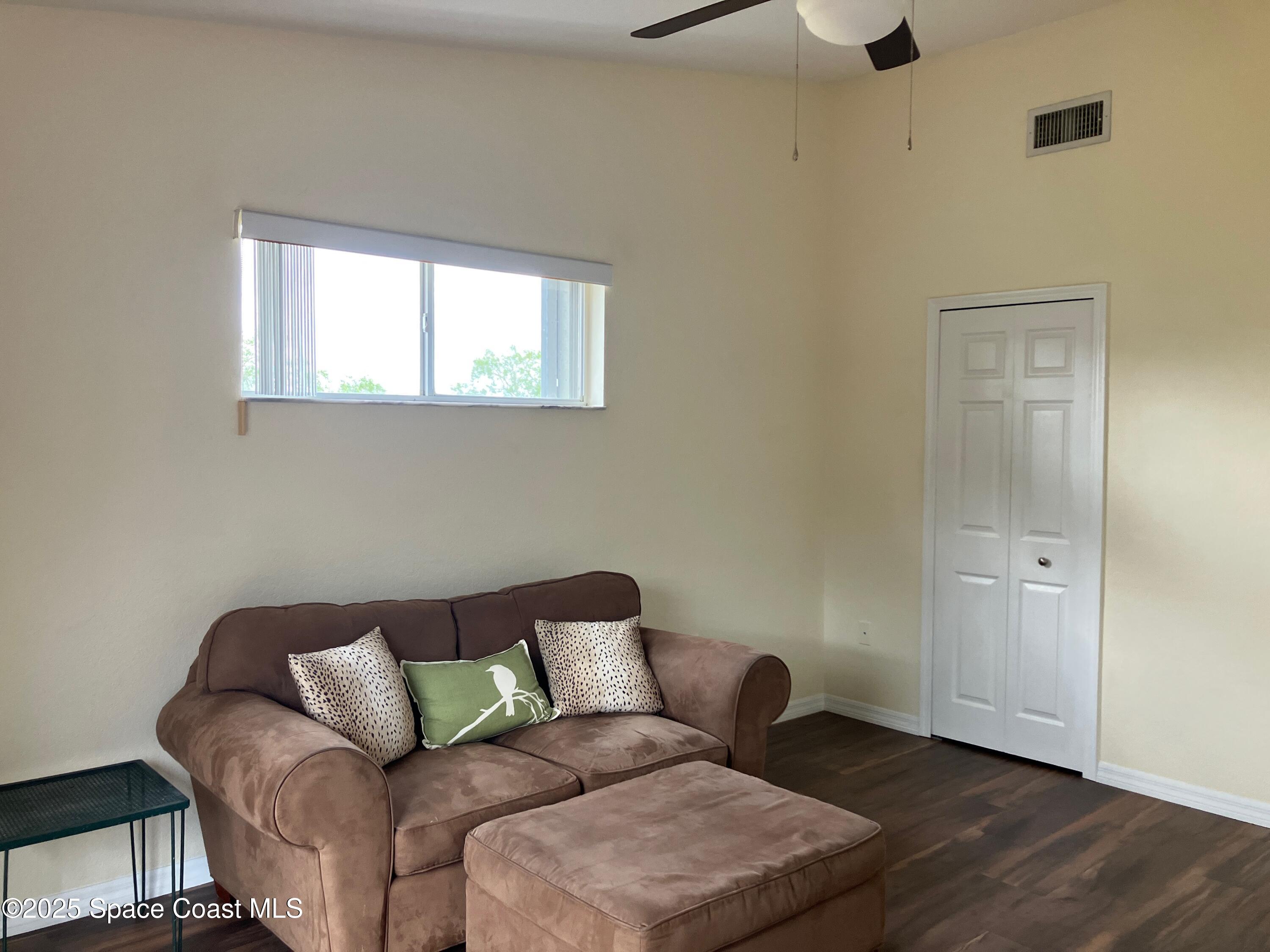Listing images