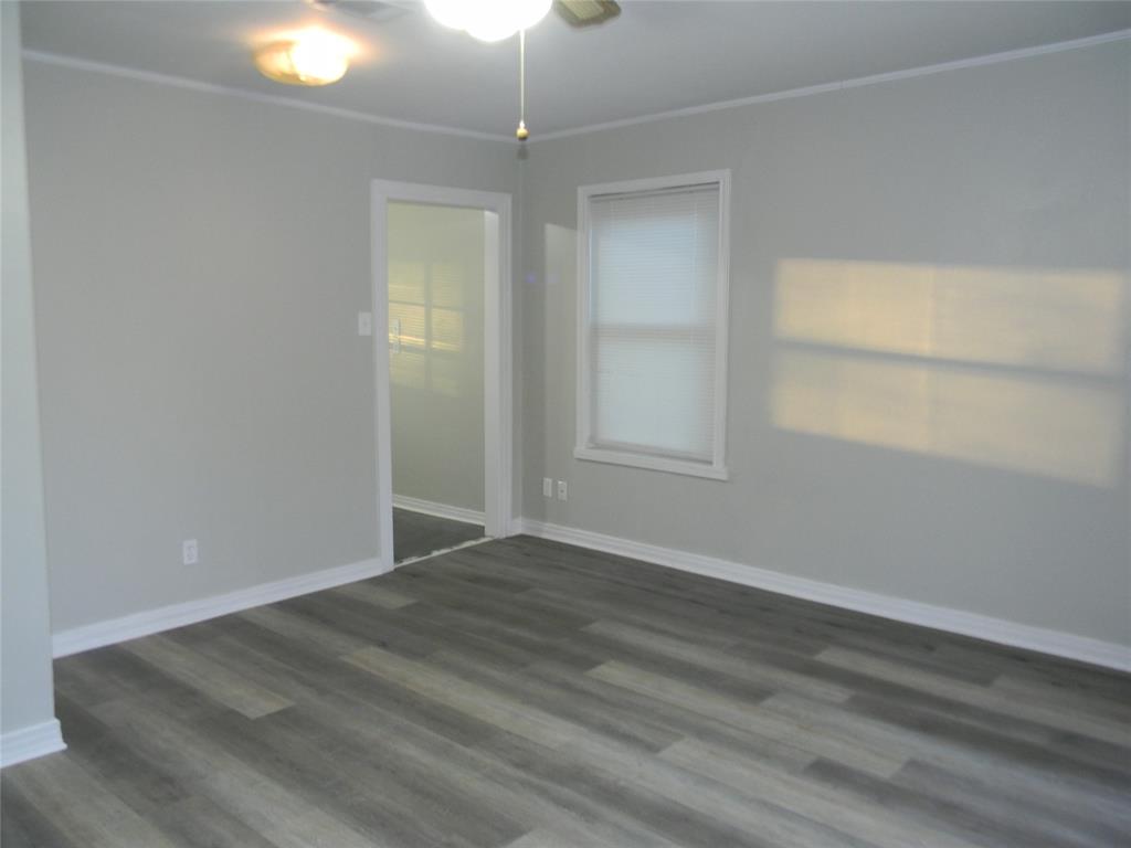 Listing images
