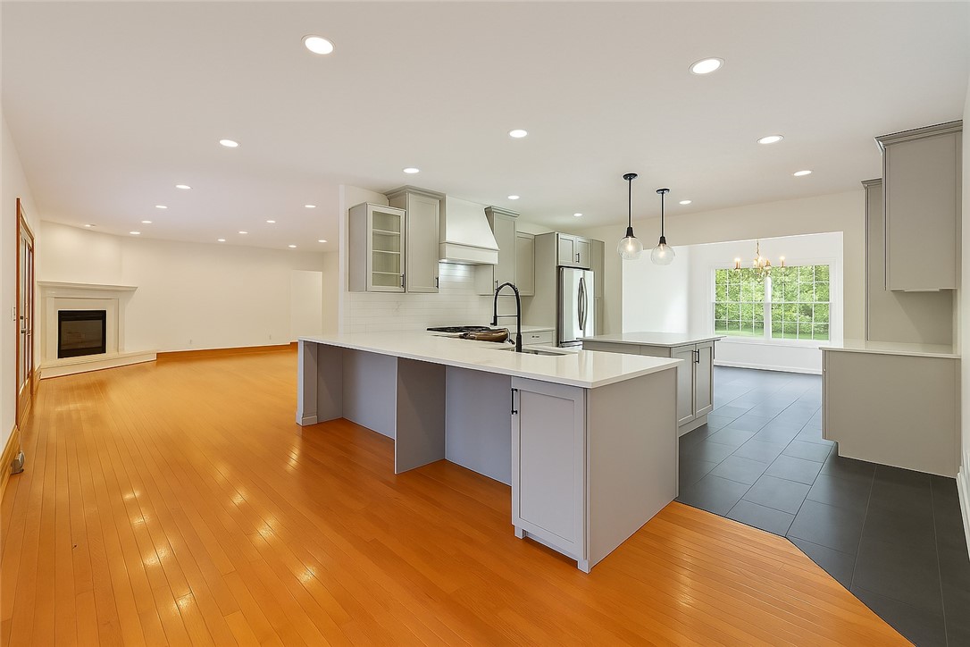 Listing images