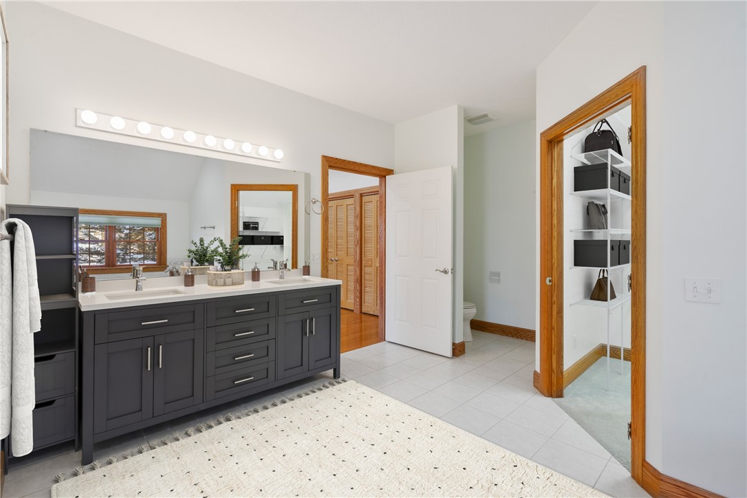 Listing images
