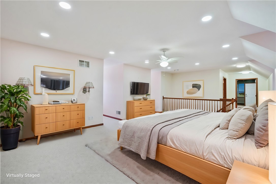 Listing images