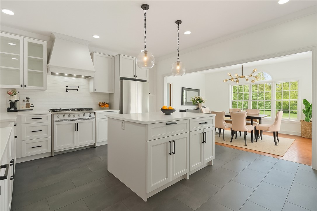 Listing images