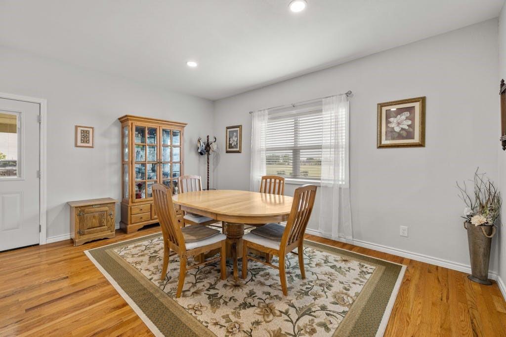 Listing images