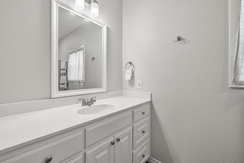 Listing images