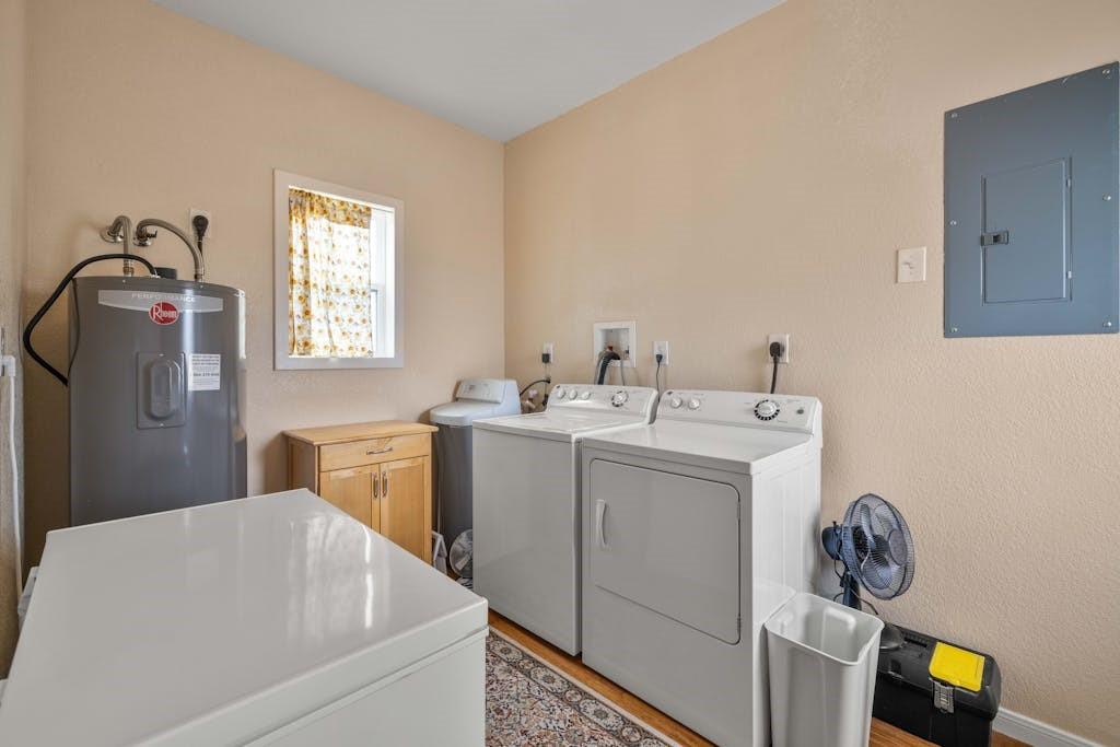 Listing images