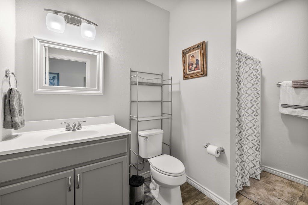 Listing images