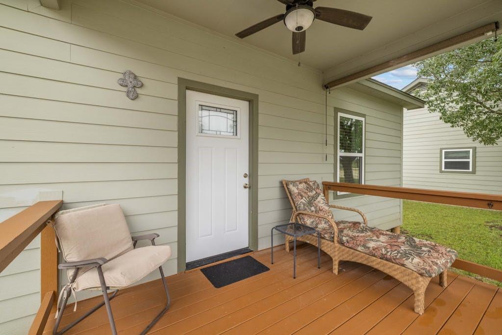 Listing images