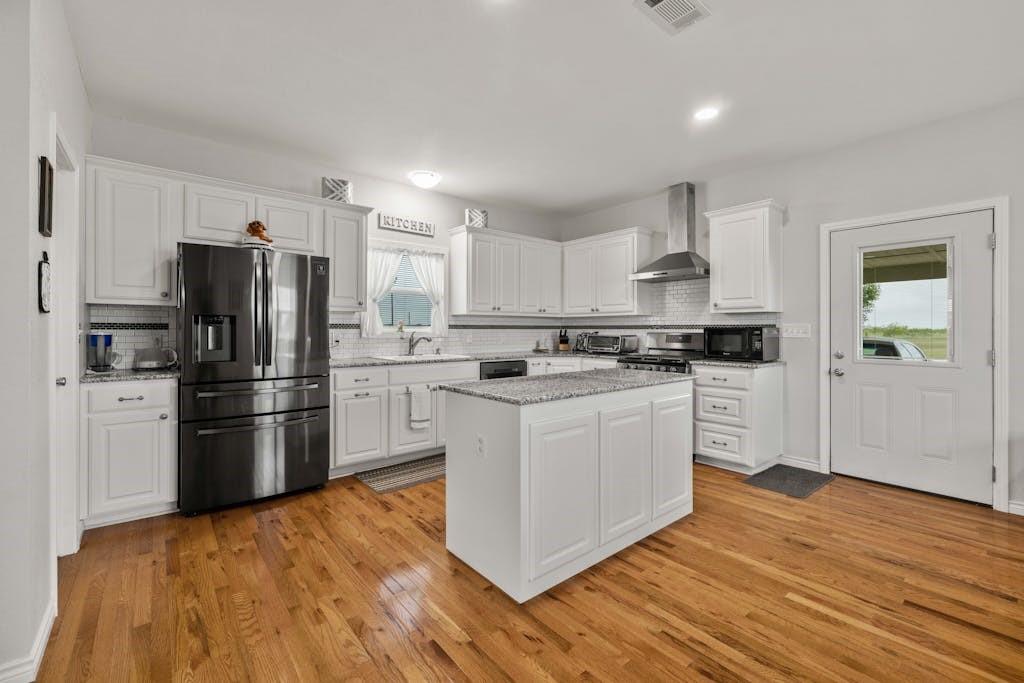 Listing images