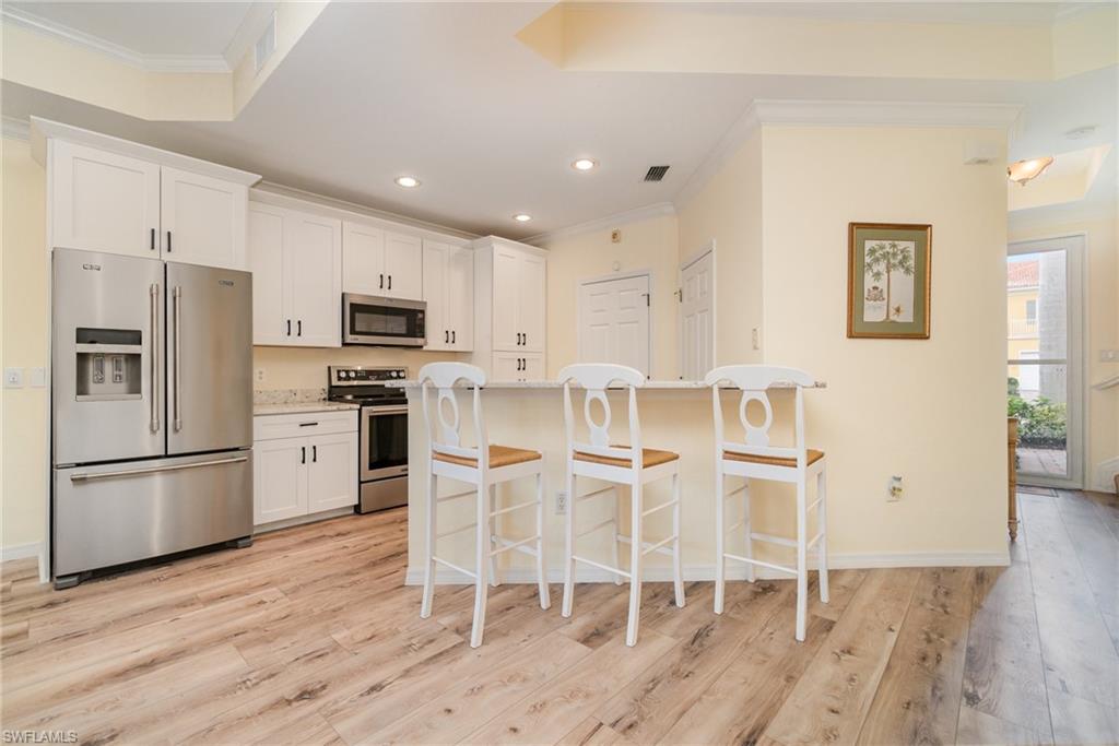Listing images