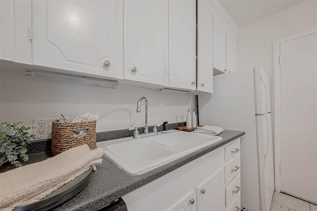 Listing images