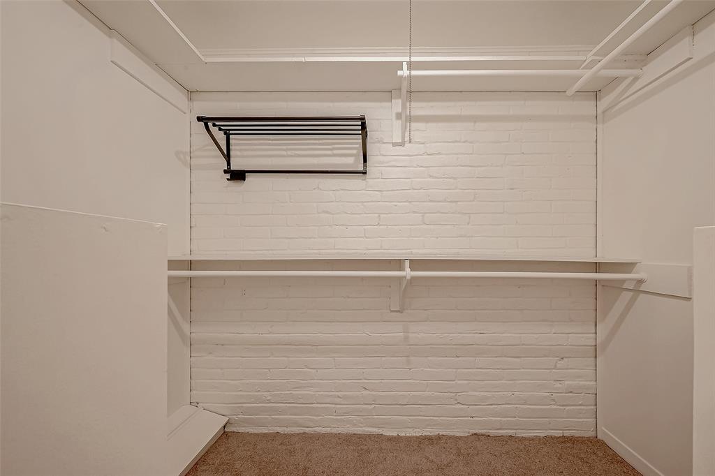 Listing images