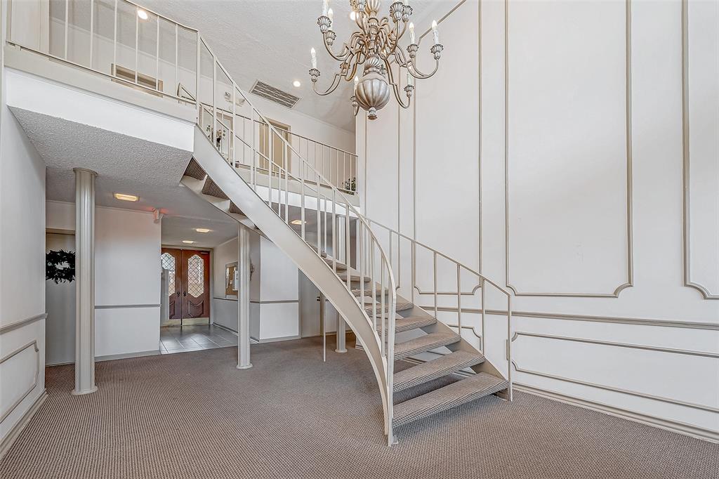 Listing images