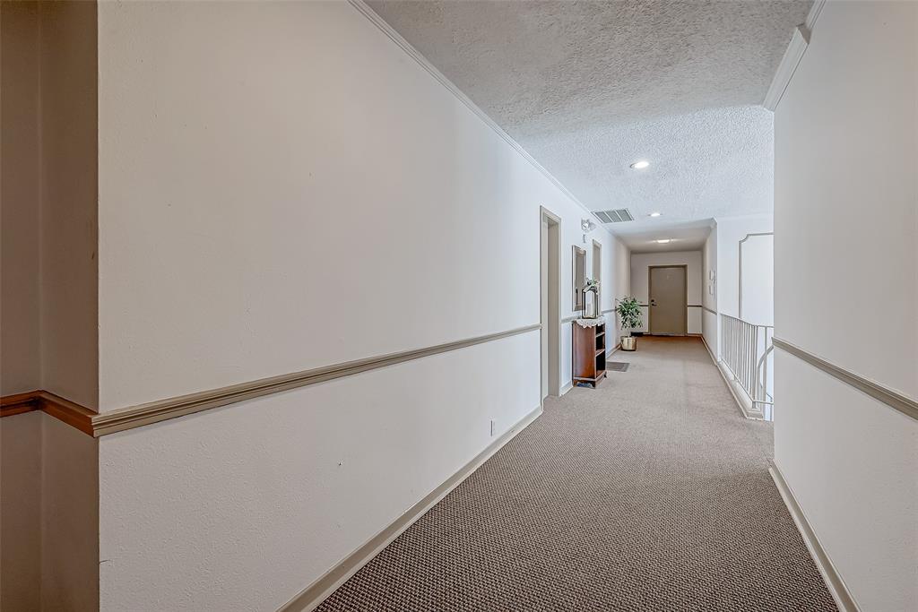 Listing images