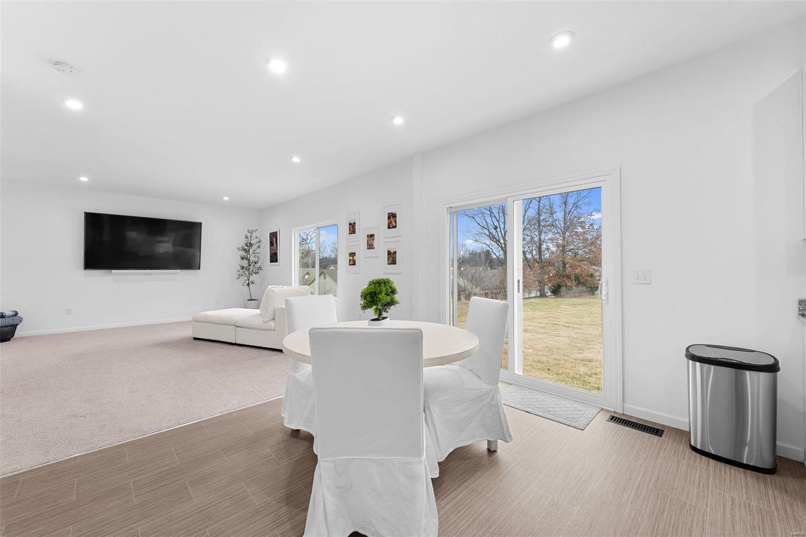 Listing images