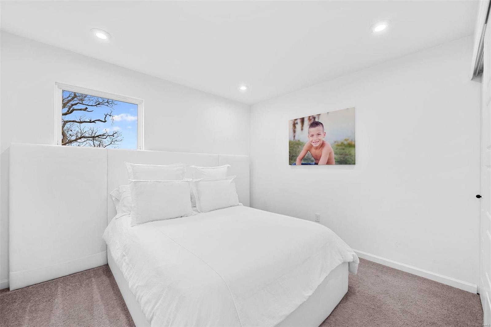 Listing images