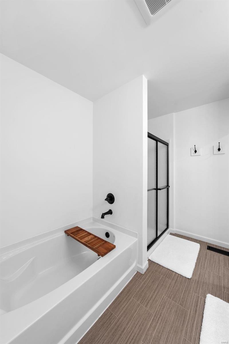 Listing images