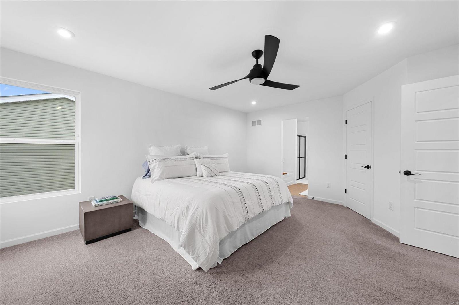 Listing images