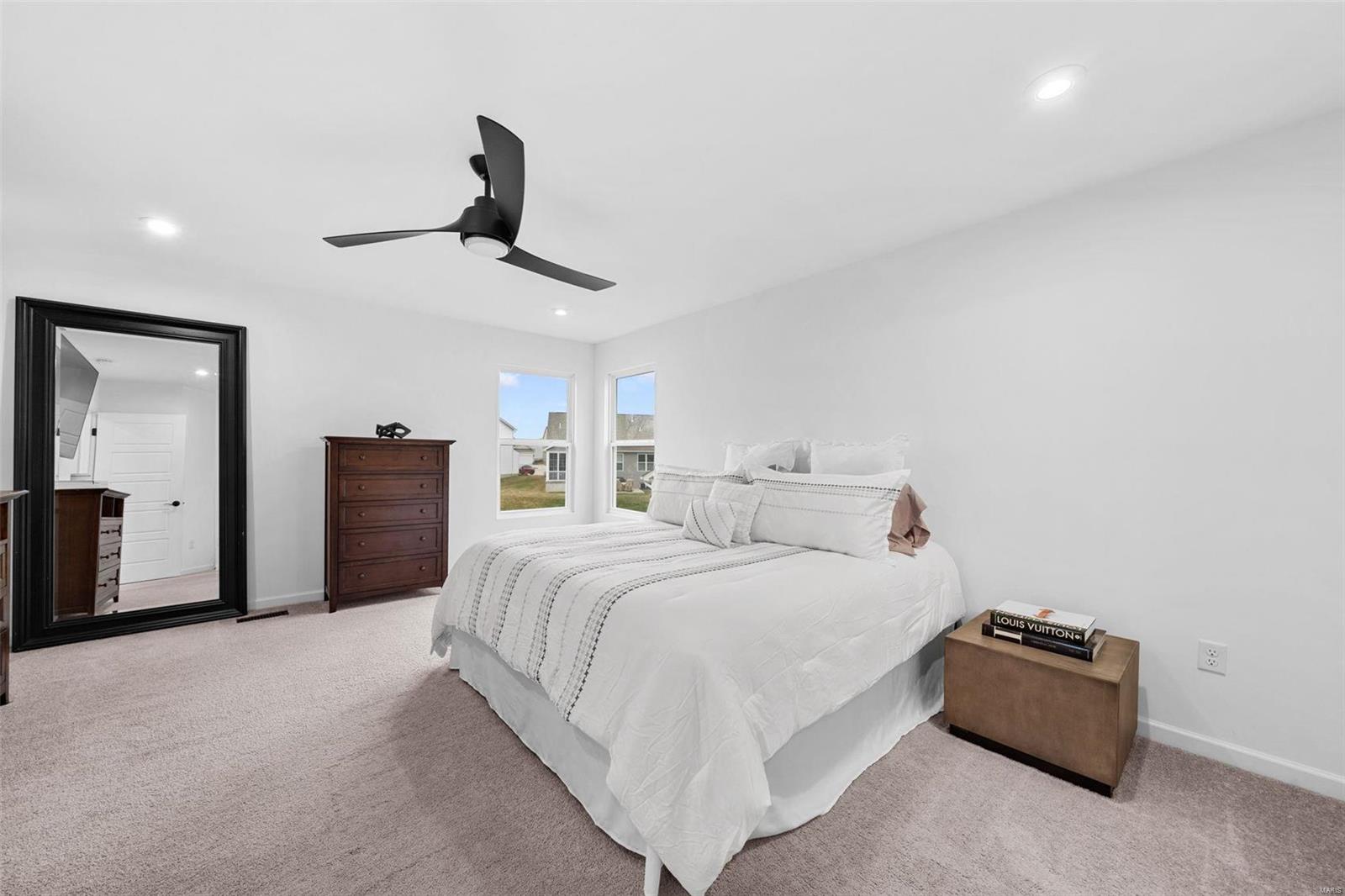 Listing images