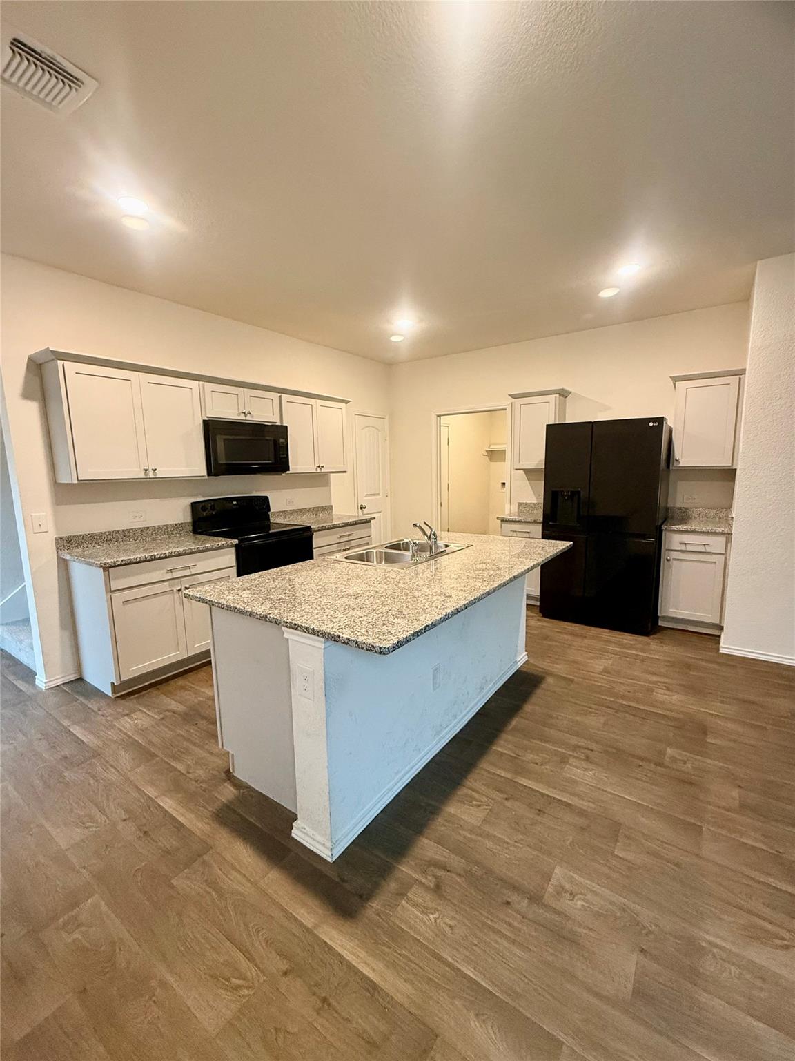 Listing images