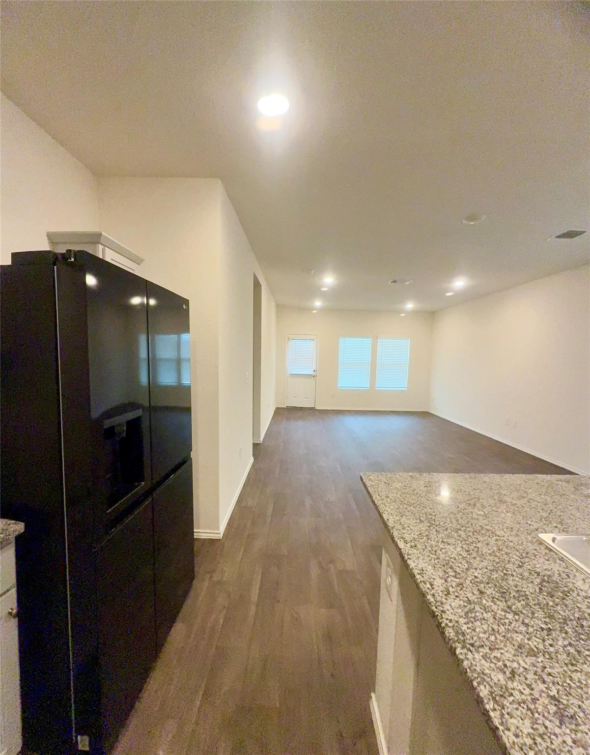 Listing images