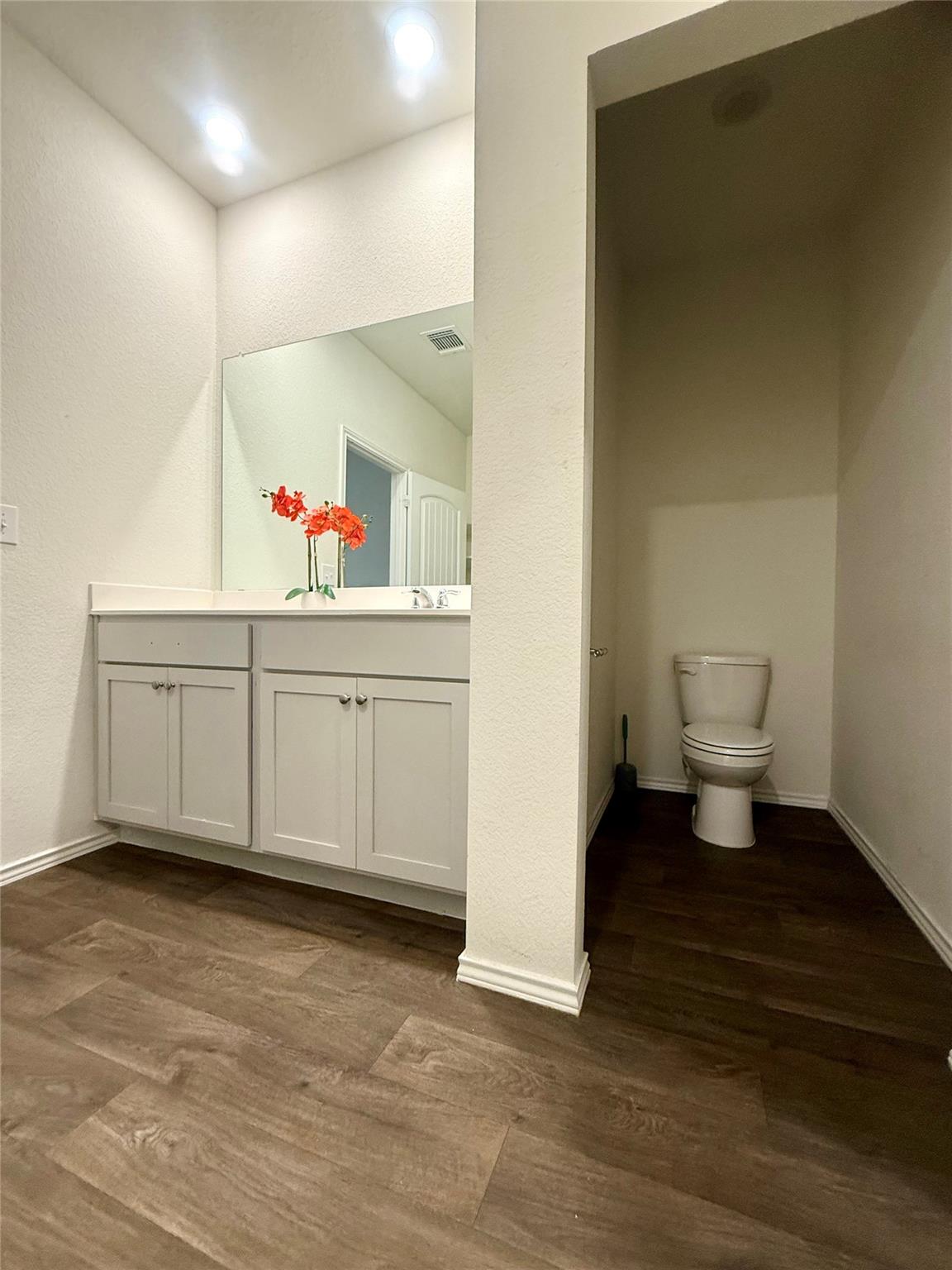 Listing images