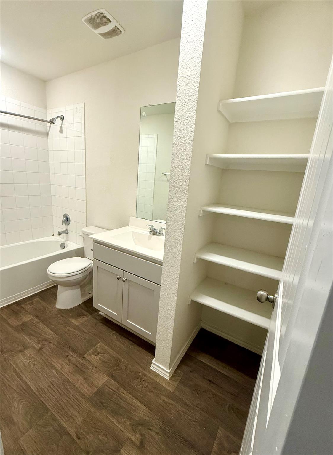 Listing images