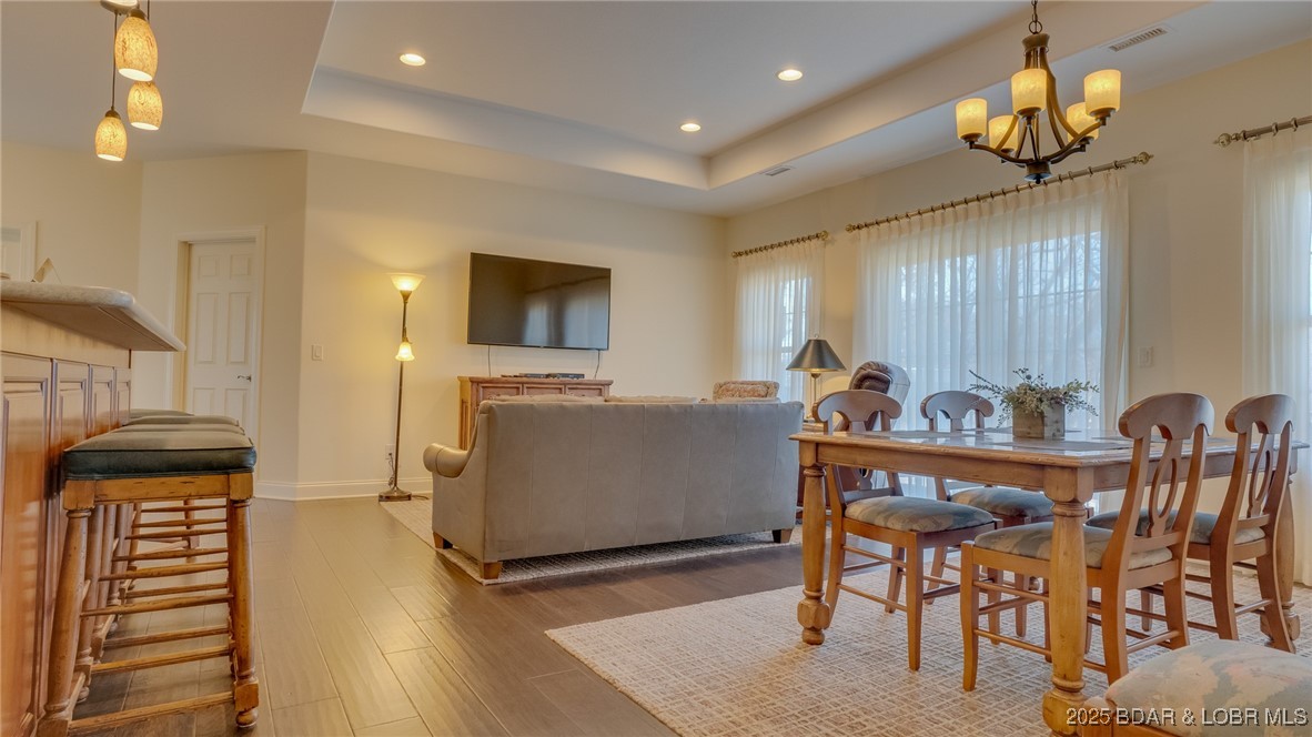 Listing images