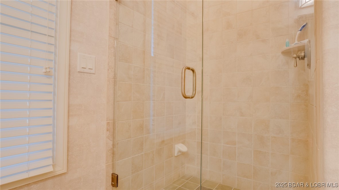 Listing images
