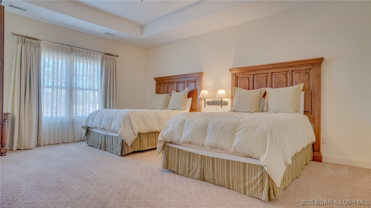 Listing images