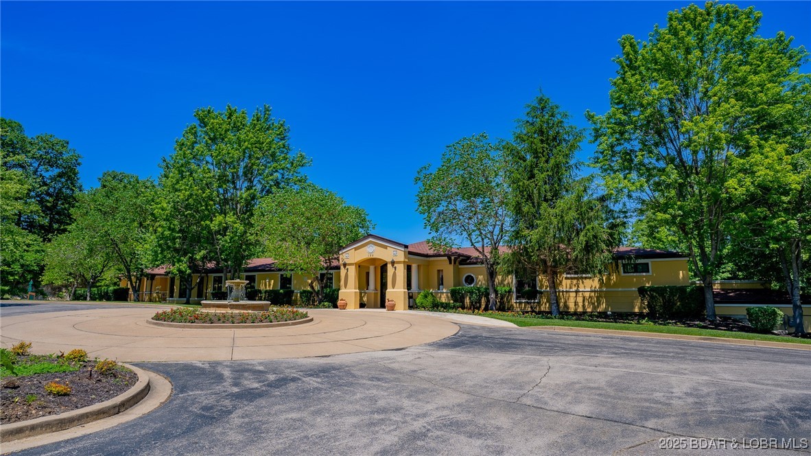Listing images