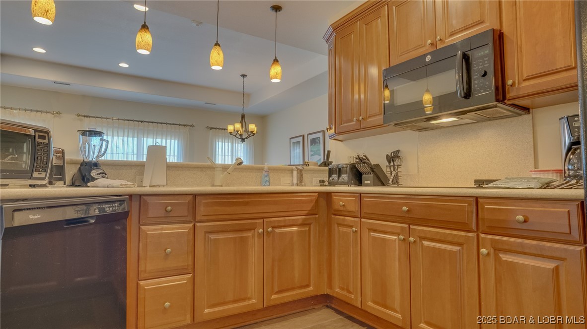 Listing images