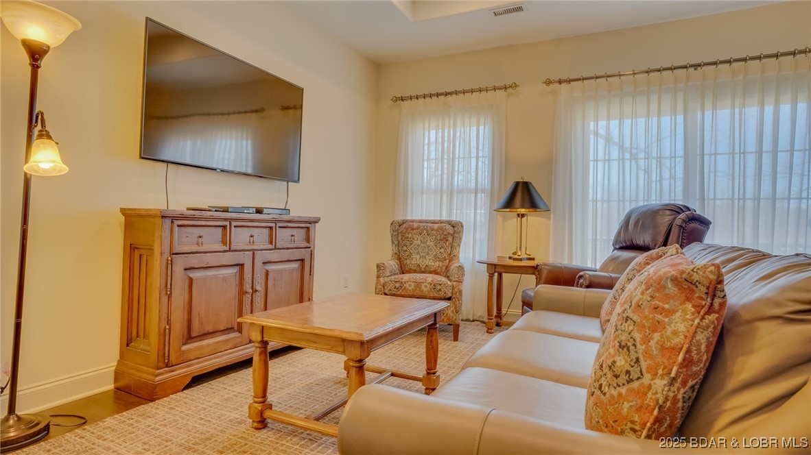 Listing images