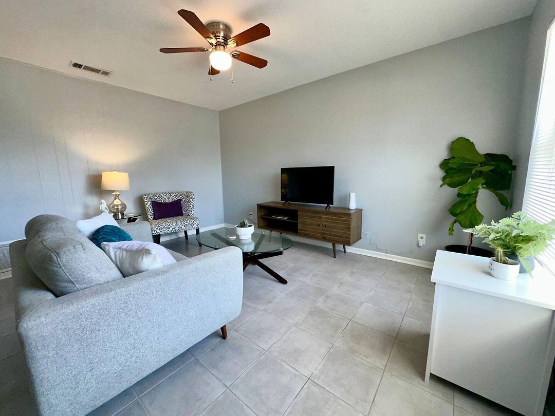 Listing images